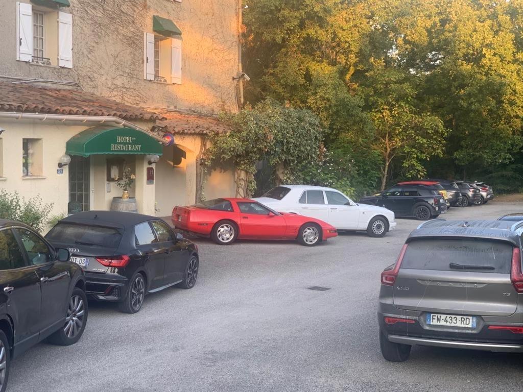 Human Hotel Restaurant Park Villecroze Bagian luar foto