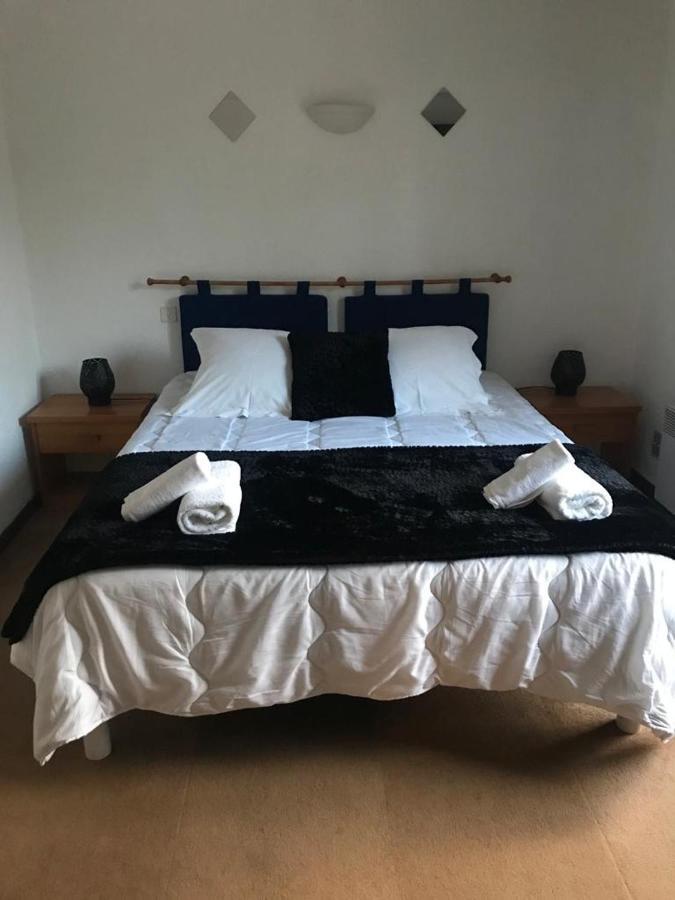 Human Hotel Restaurant Park Villecroze Bagian luar foto