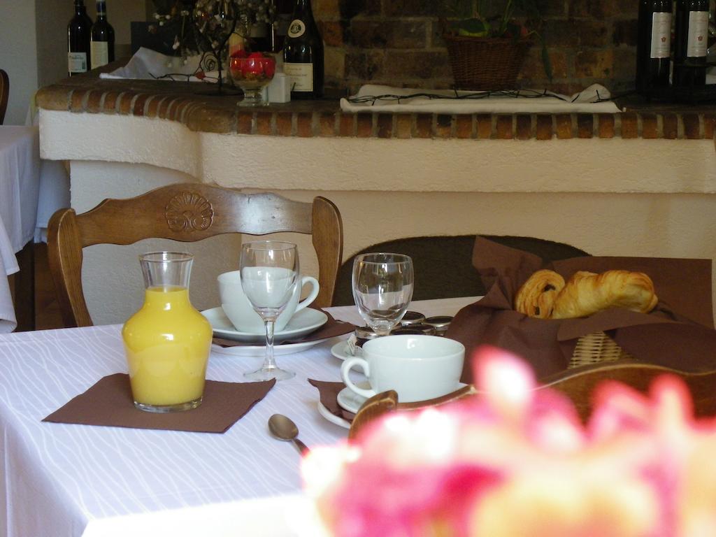 Human Hotel Restaurant Park Villecroze Bagian luar foto